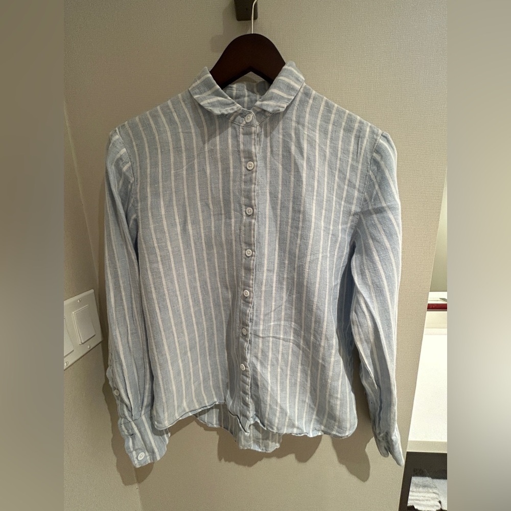 XS Reformation Linen Blue Pinstripe Button Up top Good used condition
